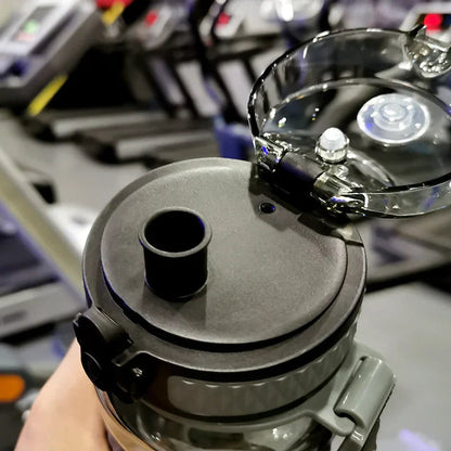 Sustainable Hydration Bottle - Versatile Leak-Resistant Design