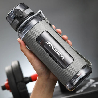 Sustainable Hydration Bottle - Versatile Leak-Resistant Design