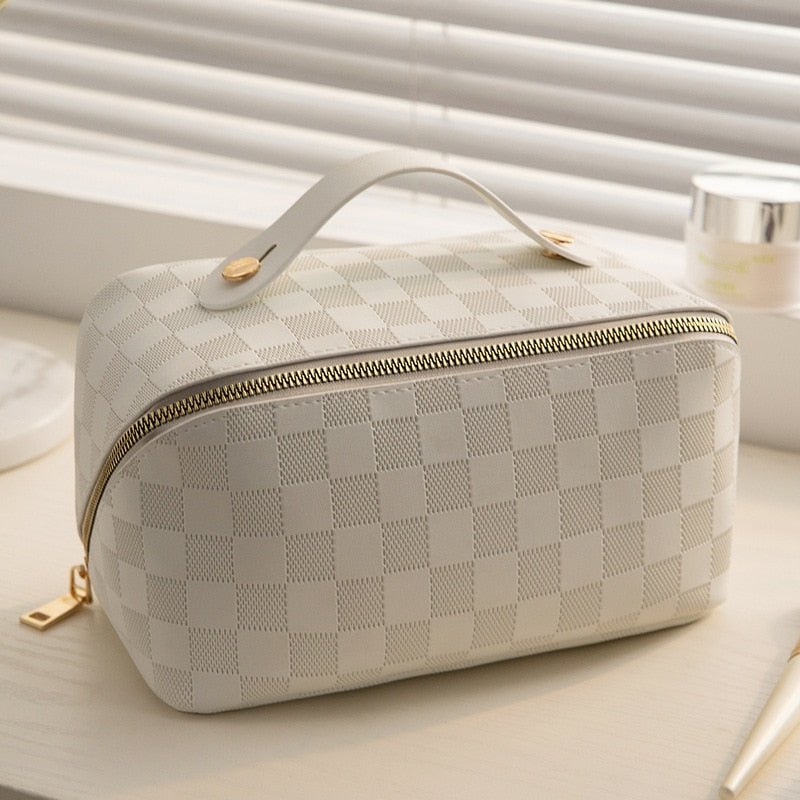 Stylish Travel Beauty Case for Effortless Organization