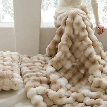 Cozy Voyager Travel Blanket for Ultimate Comfort