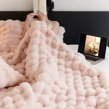 Cozy Voyager Travel Blanket for Ultimate Comfort