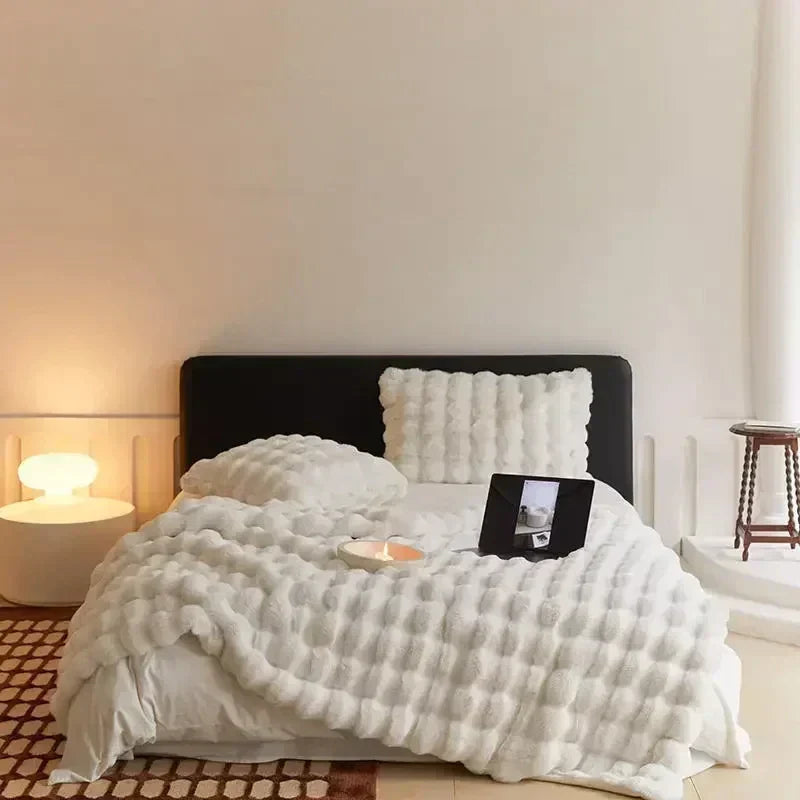 Cozy Voyager Travel Blanket for Ultimate Comfort