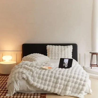 Cozy Voyager Travel Blanket for Ultimate Comfort