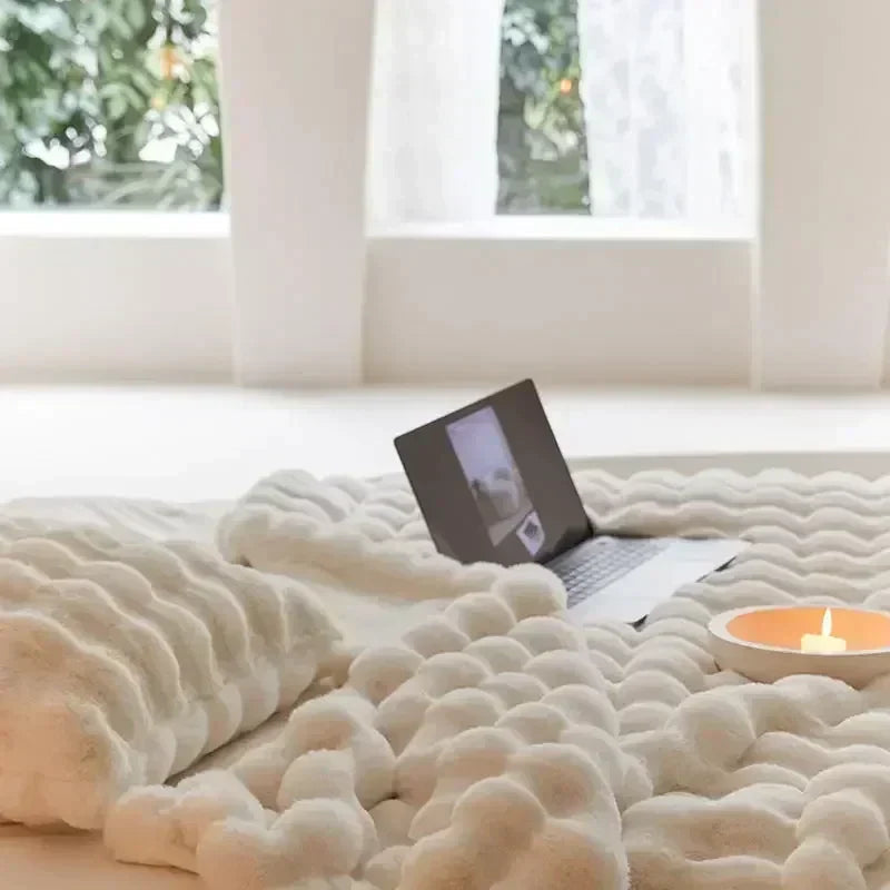 Cozy Voyager Travel Blanket for Ultimate Comfort