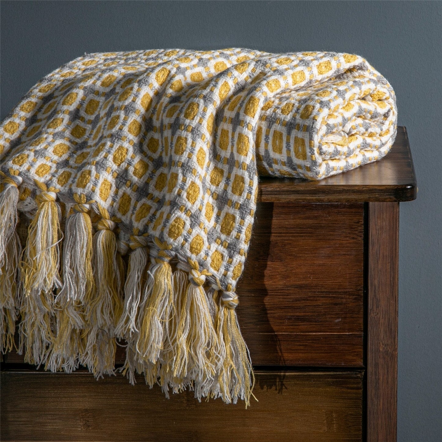 Cozy Chic Knitted Throw Blanket for Ultimate Comfort