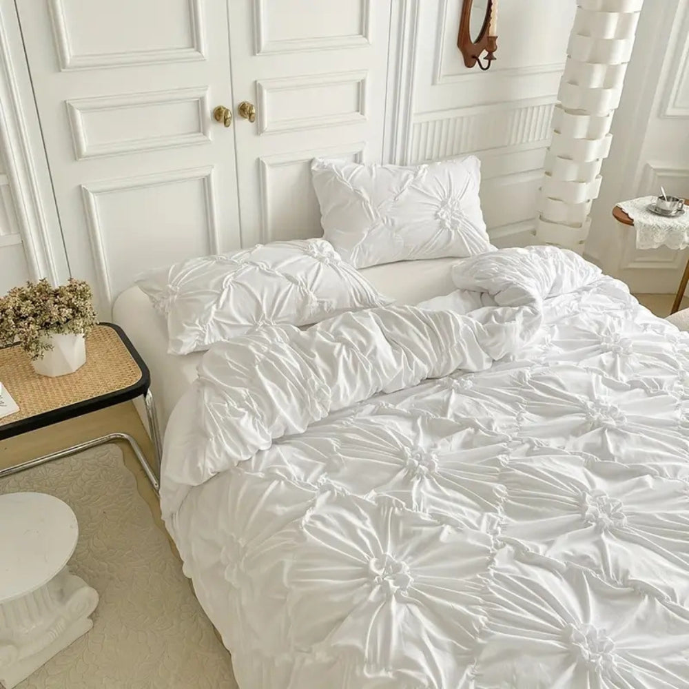 Plush Microfiber Bedding Ensemble for Ultimate Comfort