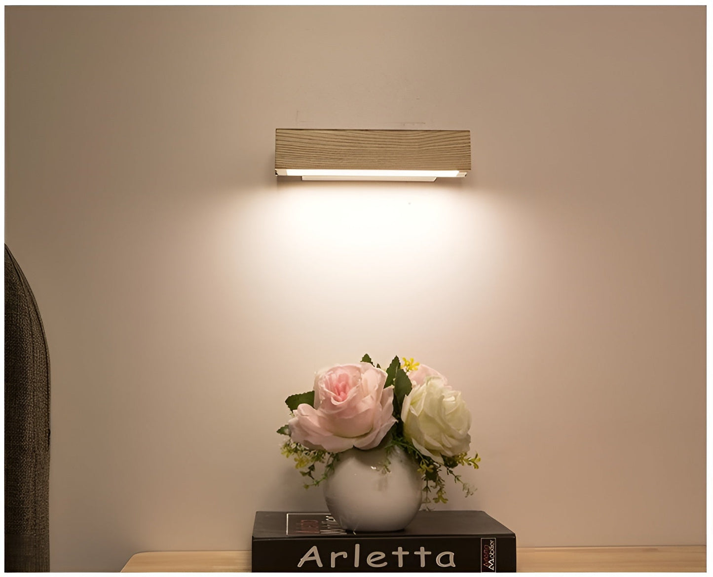 Sleek Rustic LED Wall Light for Modern Spaces