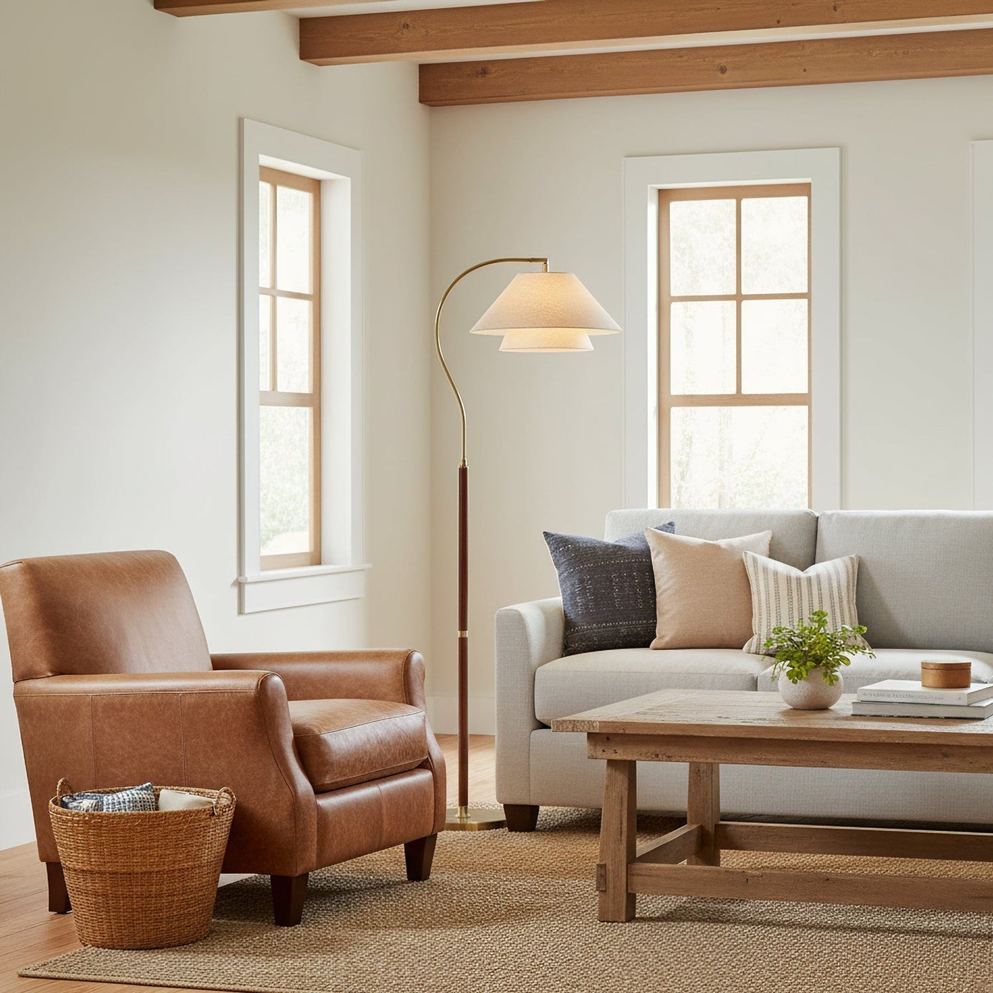 Sleek Adjustable Floor Lamp for Modern Living Spaces