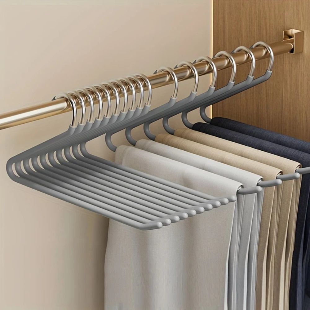 Maximize Closet Space with the Efficient Z-Style Hanger Set