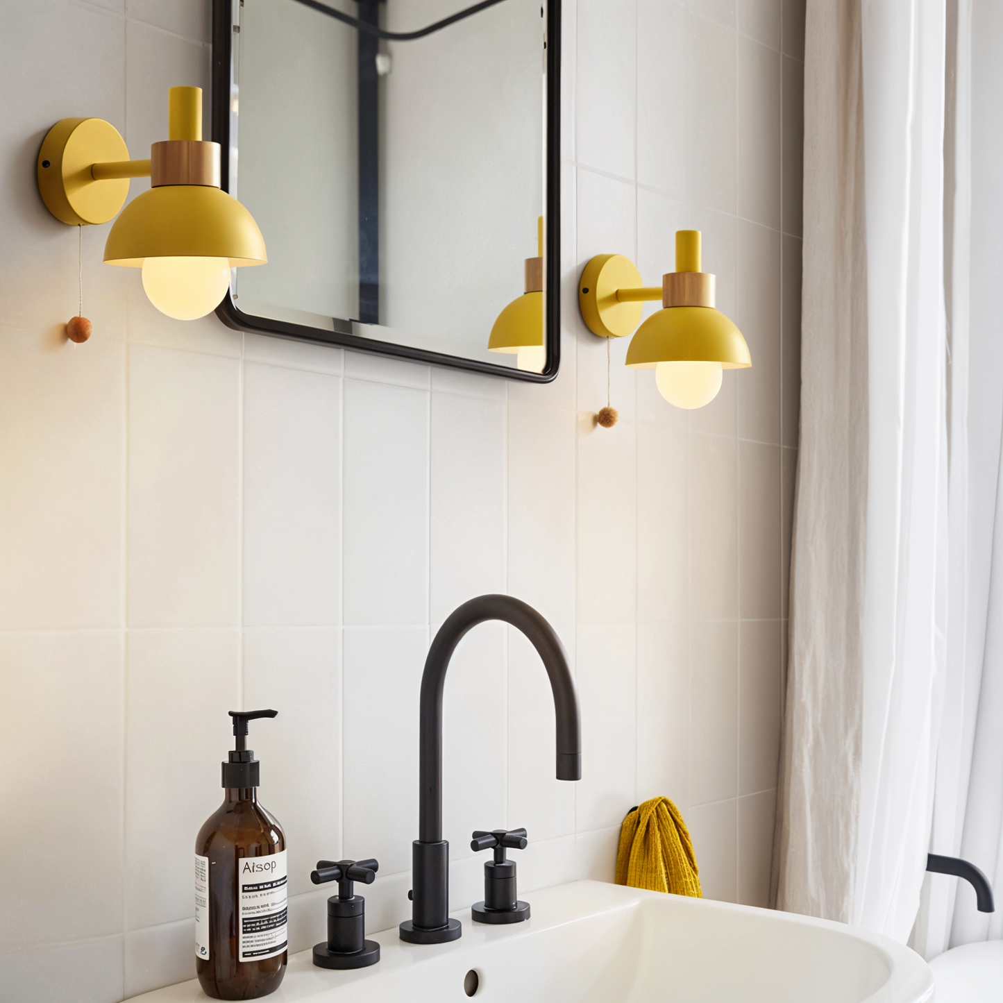 Sleek Wall Light Fixture – Perfect for Modern Spaces