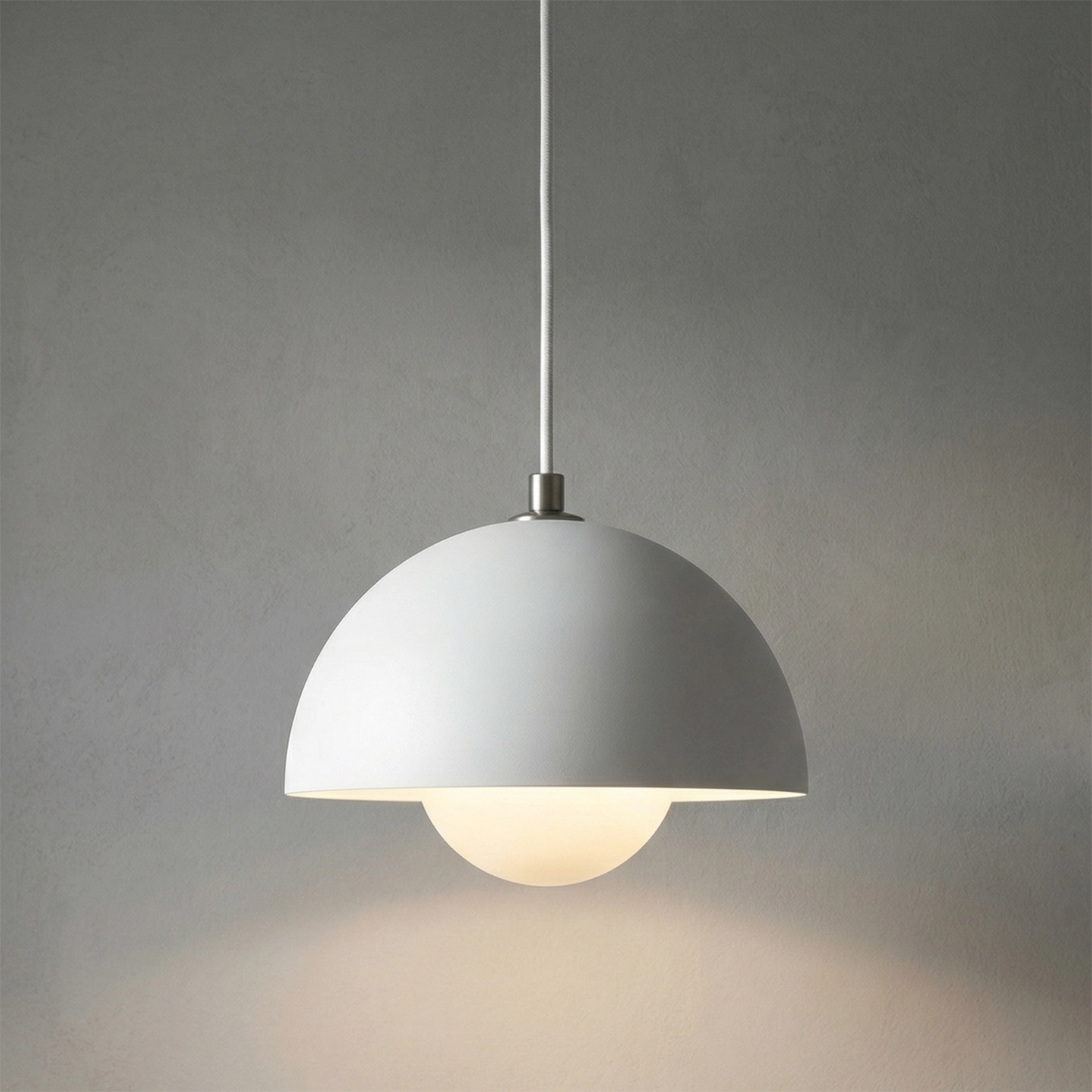 Stylish Pendant Light - Adaptable Mid-Century Inspired Design