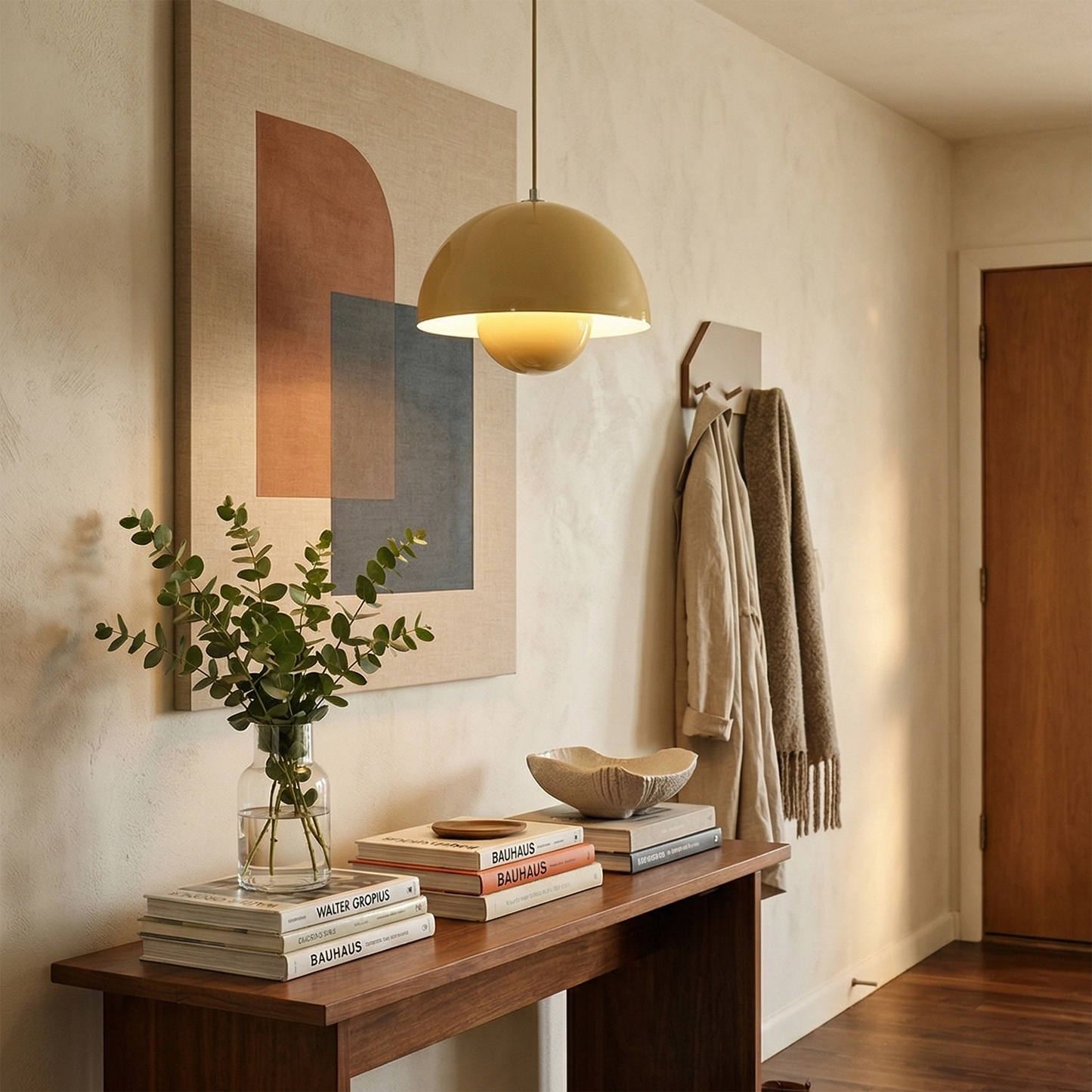 Stylish Pendant Light - Adaptable Mid-Century Inspired Design