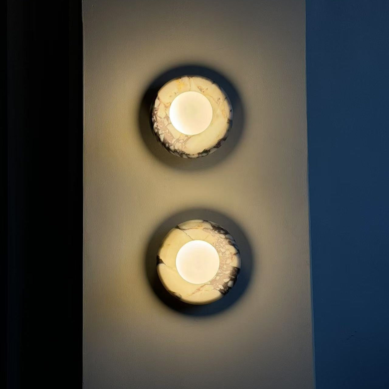 Chic LED Wall Sconce with Marble Accent - Stylish Lighting
