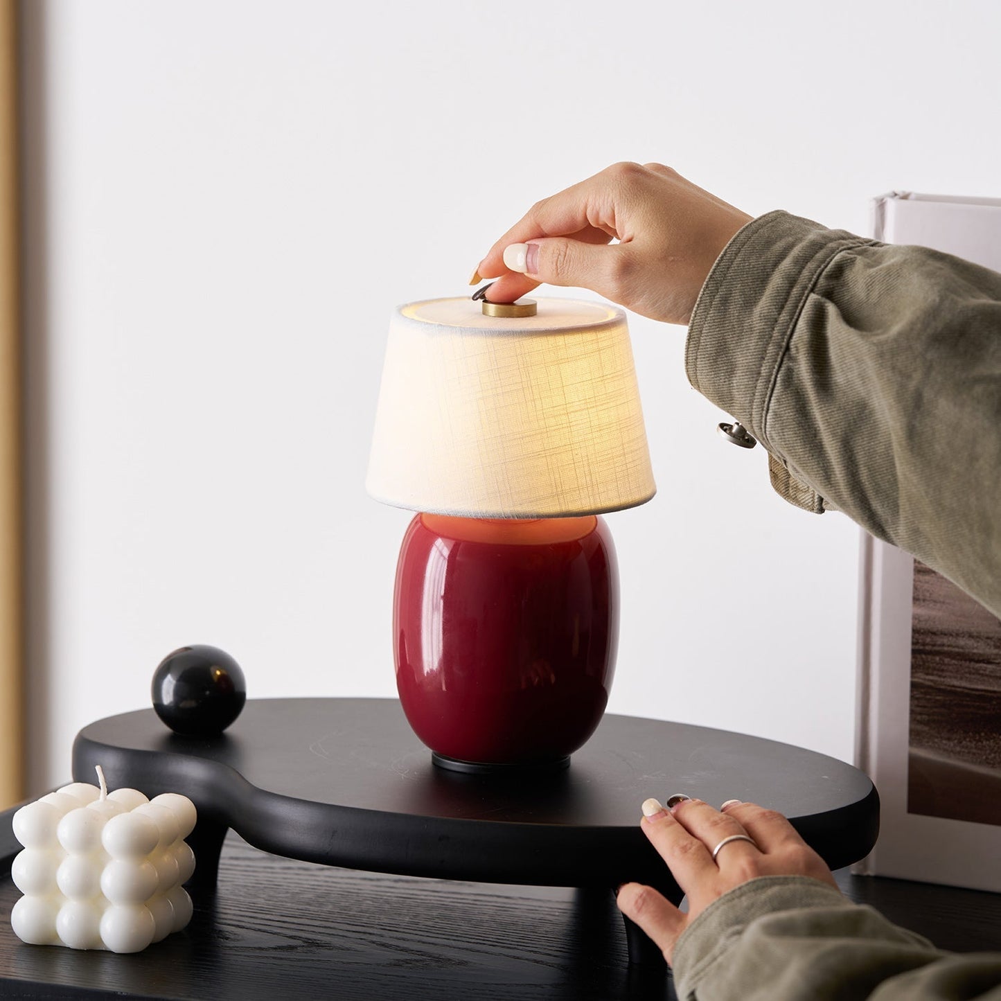 Sleek Cordless LED Lamp – Stylish Battery-Powered Light for Any Space
