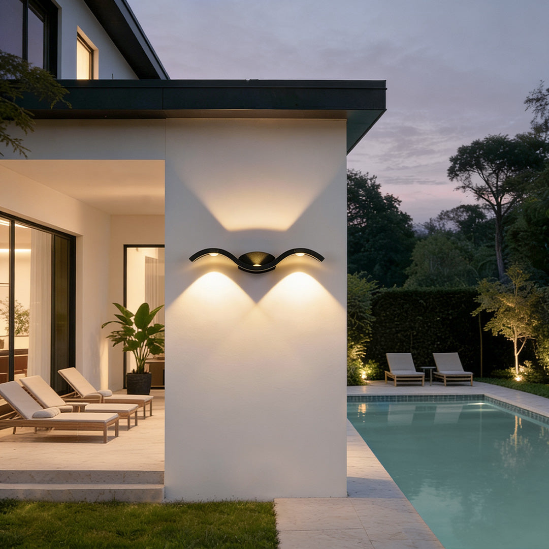 Sleek Vertical LED Outdoor Wall Light with Durable Design
