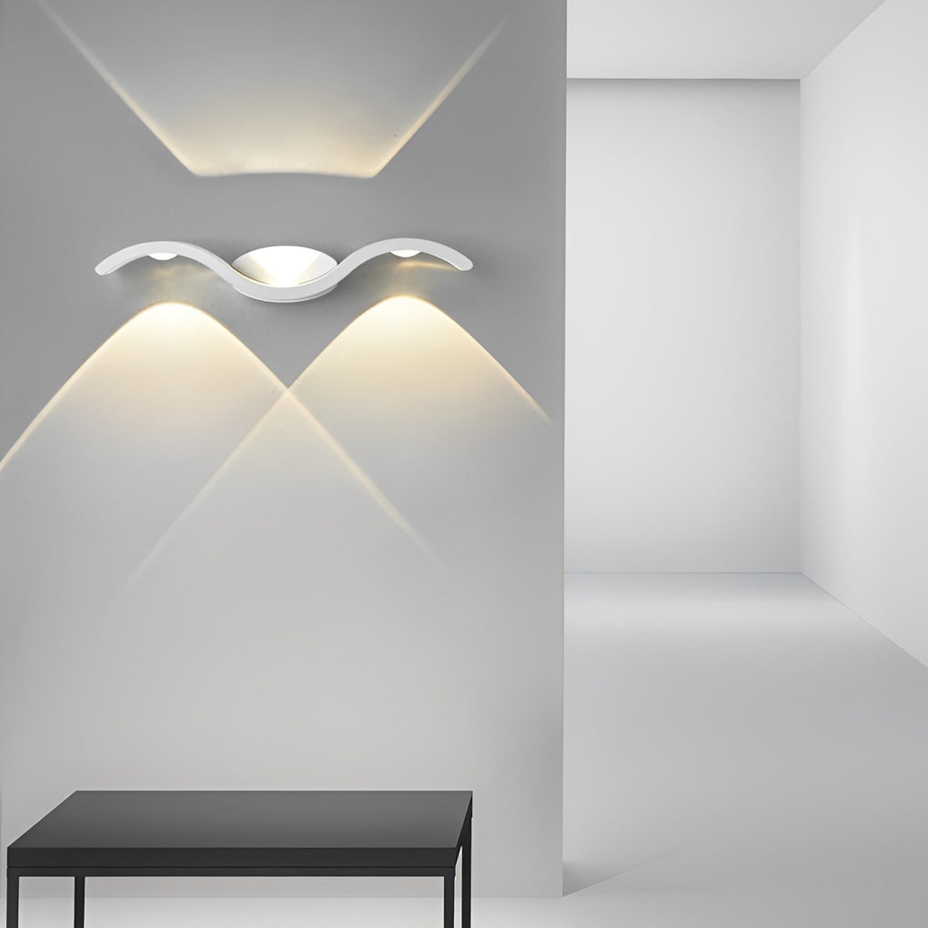Sleek Vertical LED Outdoor Wall Light with Durable Design