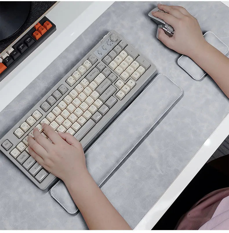 Desk Mat and Wrist Support Set in Leather