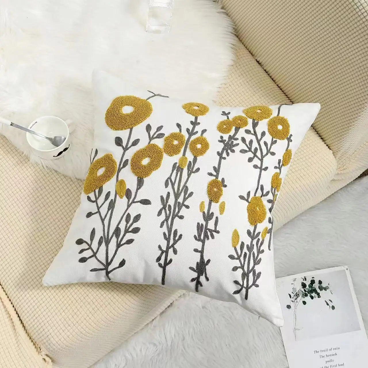 Chic Floral Cushion Cover – Elegant Decorative Pillow Case