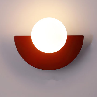 Curved Elegance Wall Light for Modern Interiors