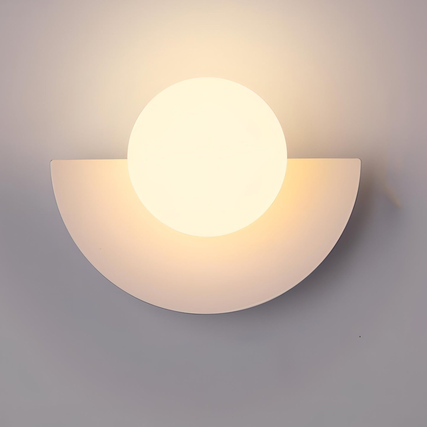 Curved Elegance Wall Light for Modern Interiors
