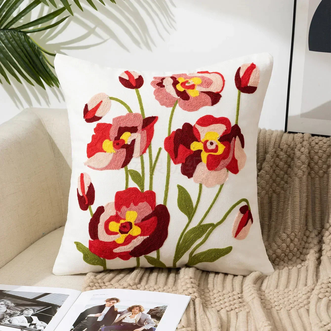 Chic Floral Cushion Cover – Elegant Decorative Pillow Case