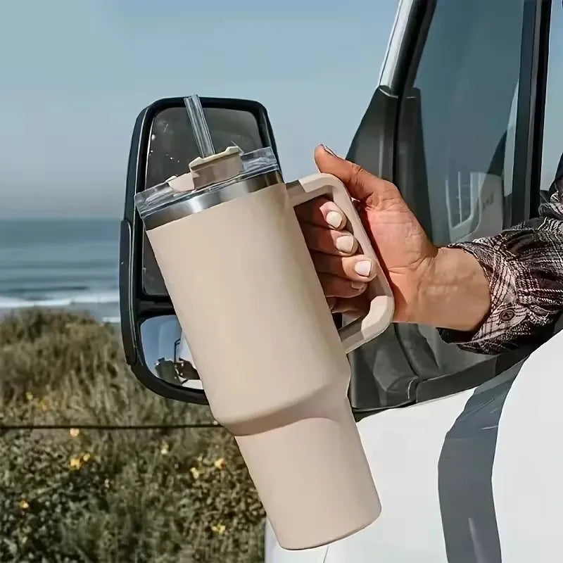 Water Bottle with Straw – Insulated Design