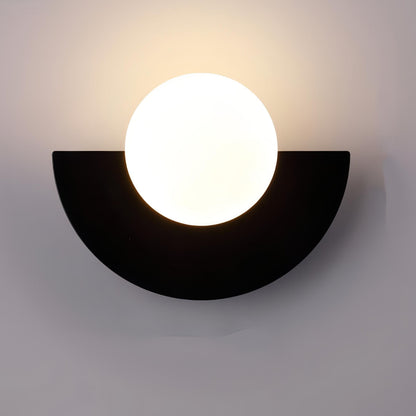 Curved Elegance Wall Light for Modern Interiors