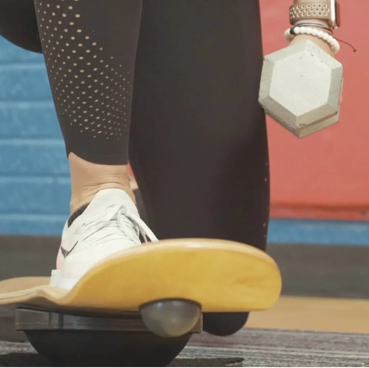 Rotating Balance Board for Enhanced Stability Training