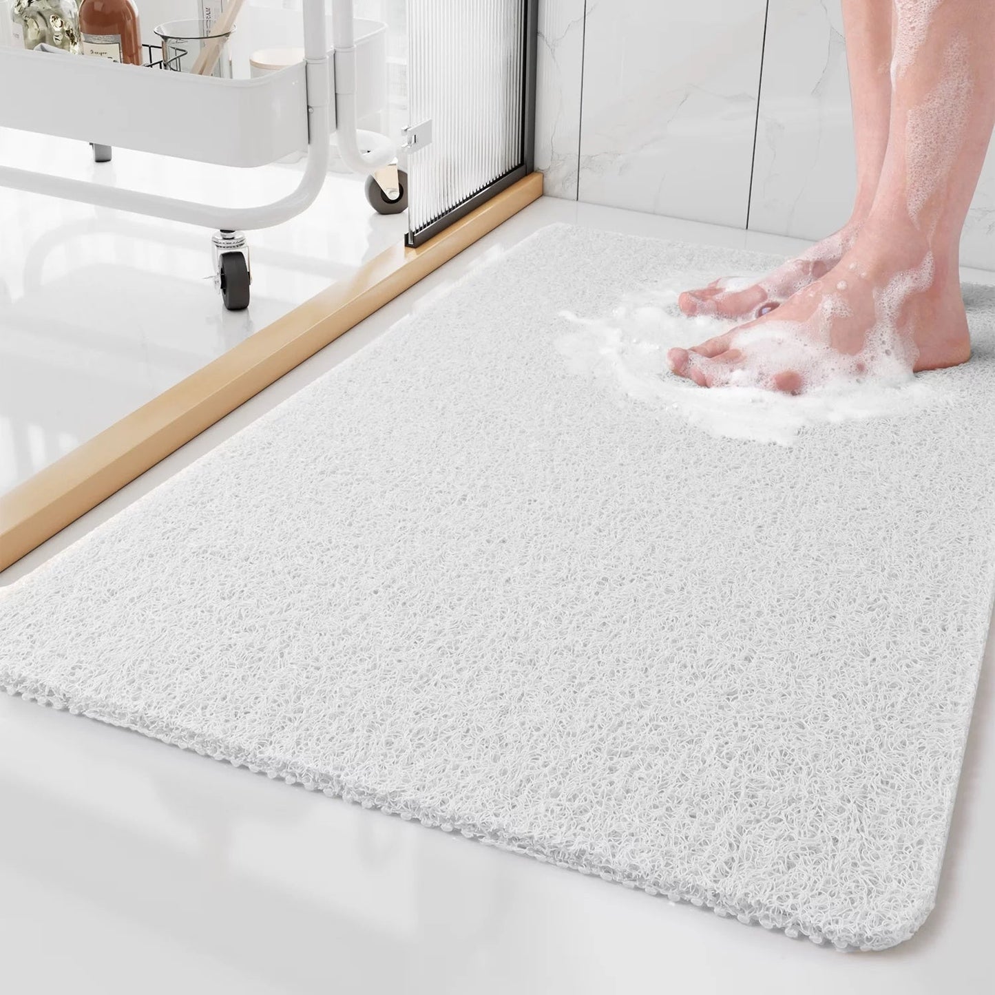 Slip-Resistant Bath Mat - Plush Fabric for Ultimate Safety