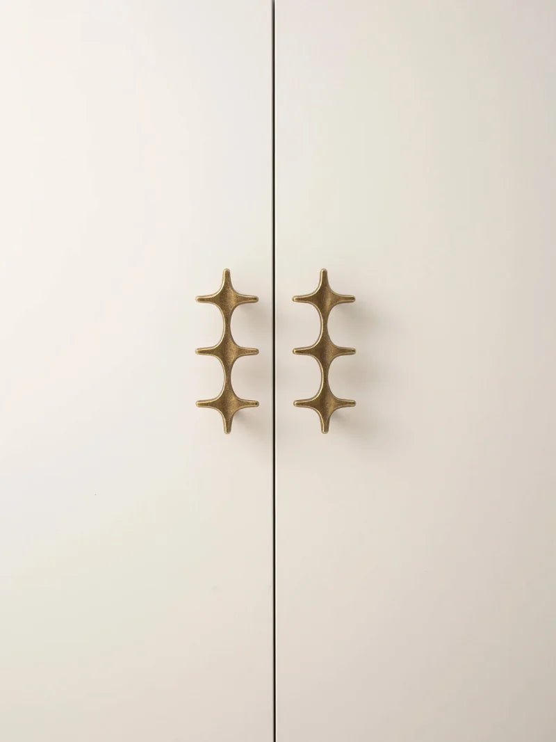 Chic Antique Brass Drawer Handles for Timeless Appeal