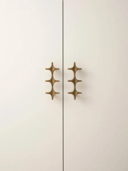Chic Antique Brass Drawer Handles for Timeless Appeal