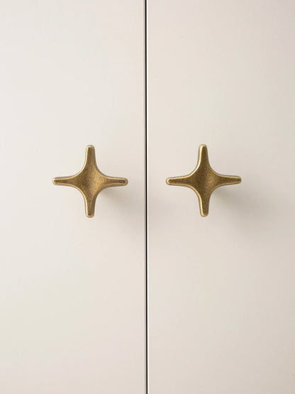 Chic Antique Brass Drawer Handles for Timeless Appeal