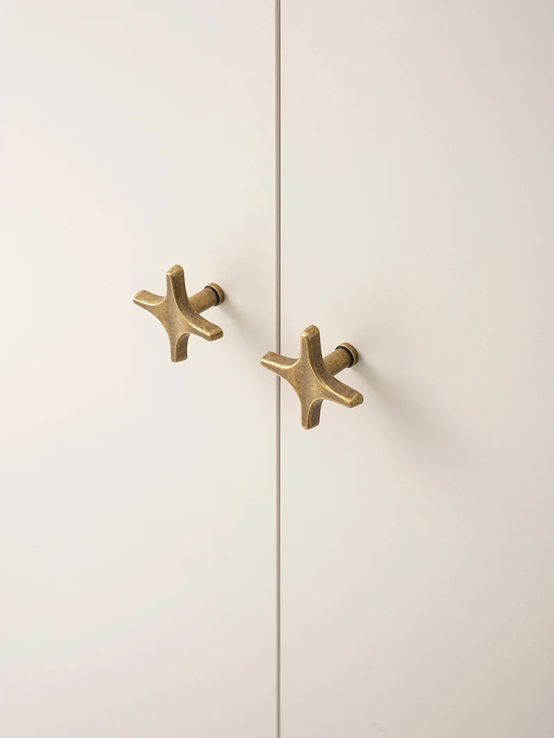 Chic Antique Brass Drawer Handles for Timeless Appeal