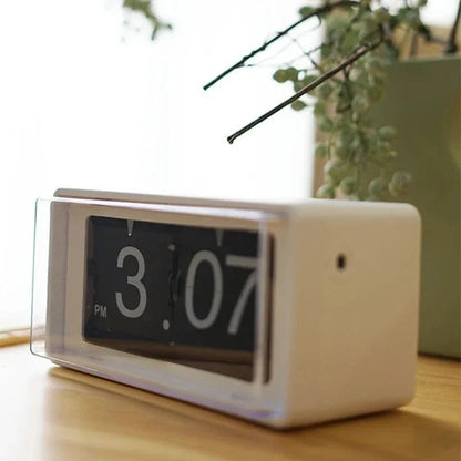 Classic Page Turning Clock with Automatic Time Update