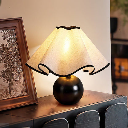 Elegant Wave-Design Table Lamp for Modern Interiors