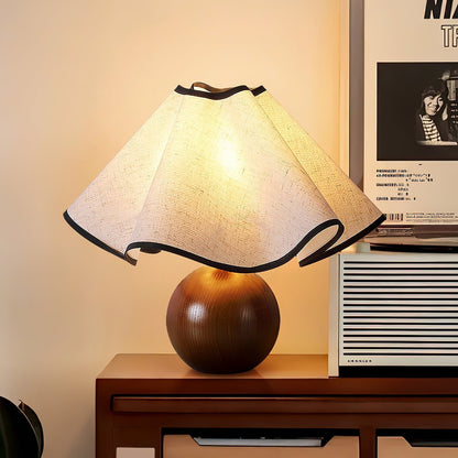 Elegant Wave-Design Table Lamp for Modern Interiors