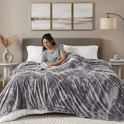 Reversible Cooling Blanket in Breathable Nylon Fabric