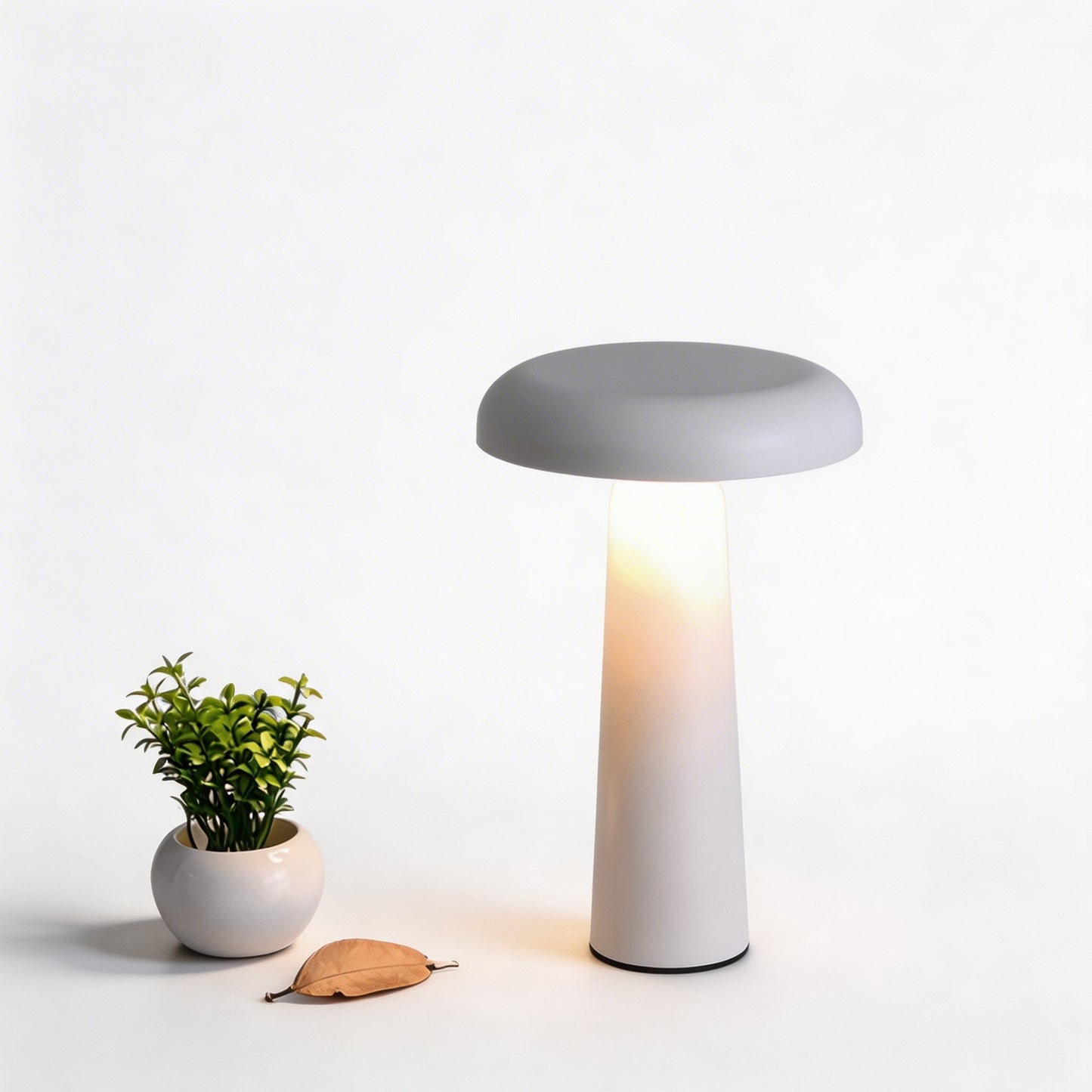 Rechargeable Table Lamp in Mushroom Design