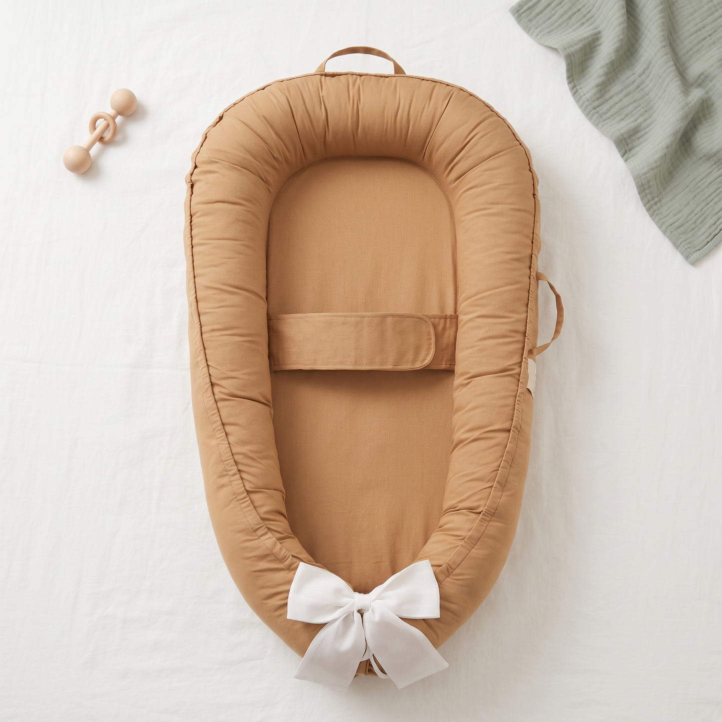 Baby Nest with Halo Wing Design