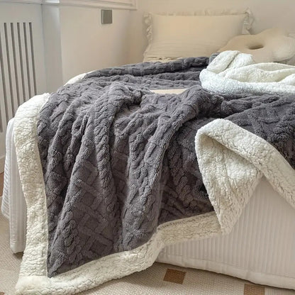 Cozy Luxe Throw Blanket – Your Essential Soft Companion