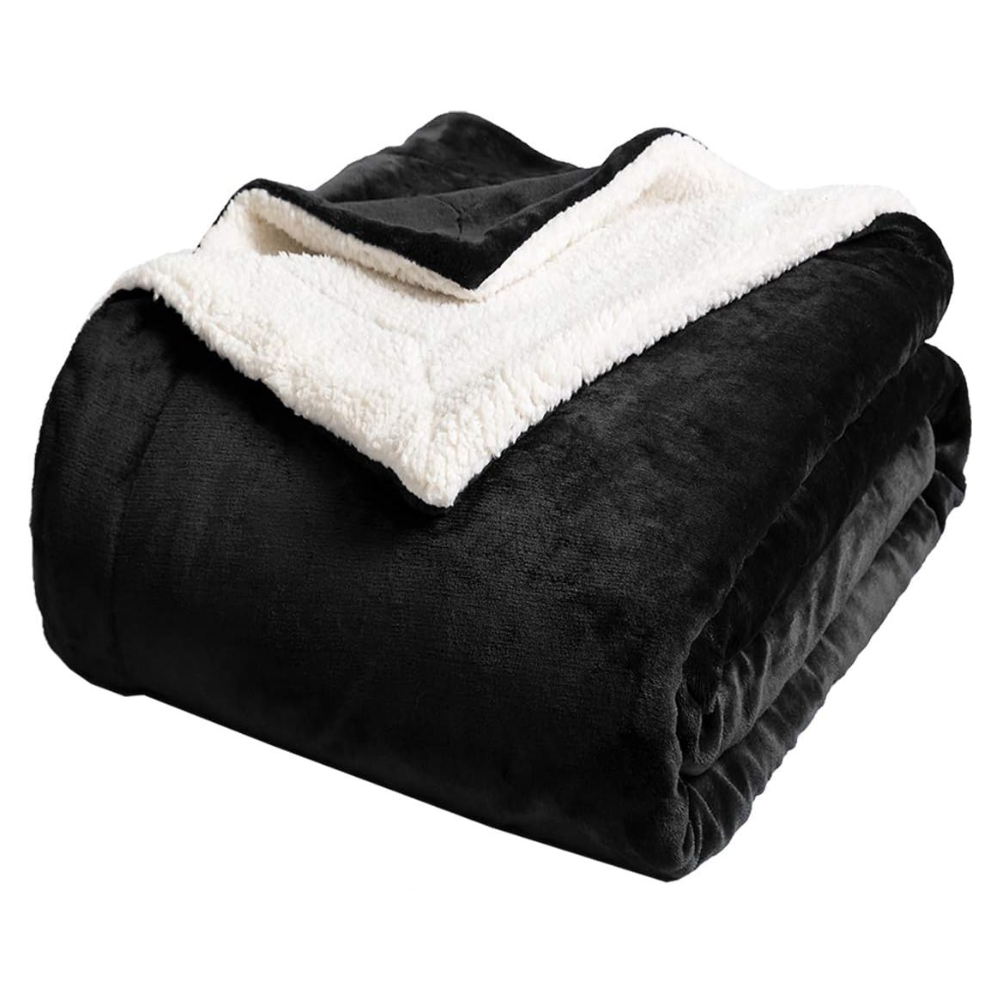 Cozy Microfiber Sherpa Blanket for Beds and Sofas
