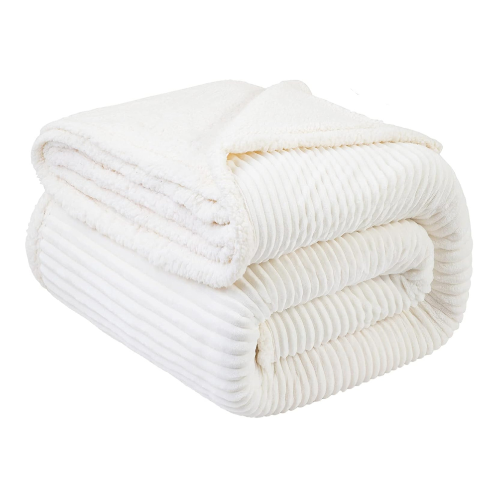 Cozy Microfiber Sherpa Blanket for Beds and Sofas