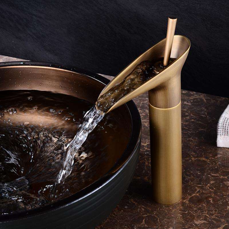 Elegant Single Handle Bathroom Faucet for Modern Touch