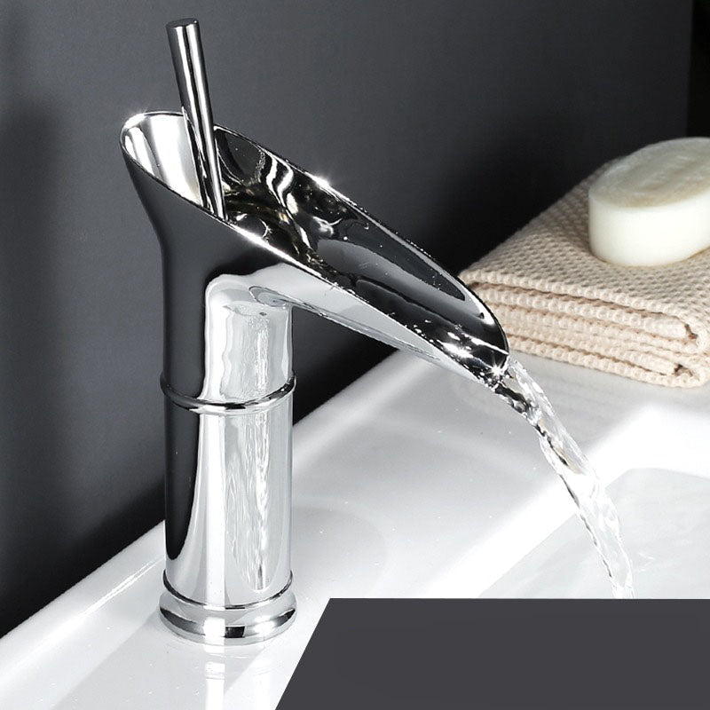 Elegant Single Handle Bathroom Faucet for Modern Touch