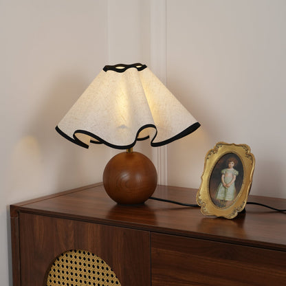 Elegant Wave-Design Table Lamp for Modern Interiors