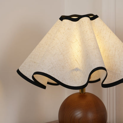 Elegant Wave-Design Table Lamp for Modern Interiors