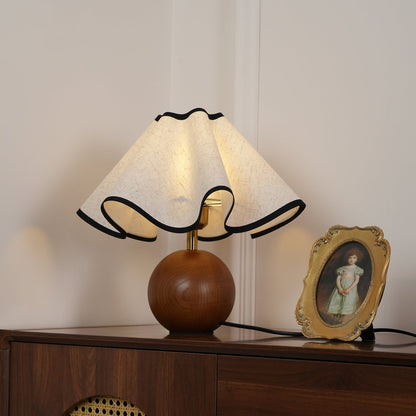 Elegant Wave-Design Table Lamp for Modern Interiors